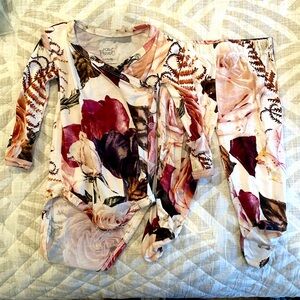 Posh peanut bodysuit & pant set 0-3 month
